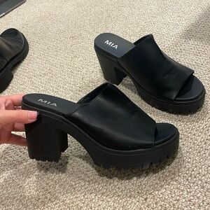 Super cute black platform heels